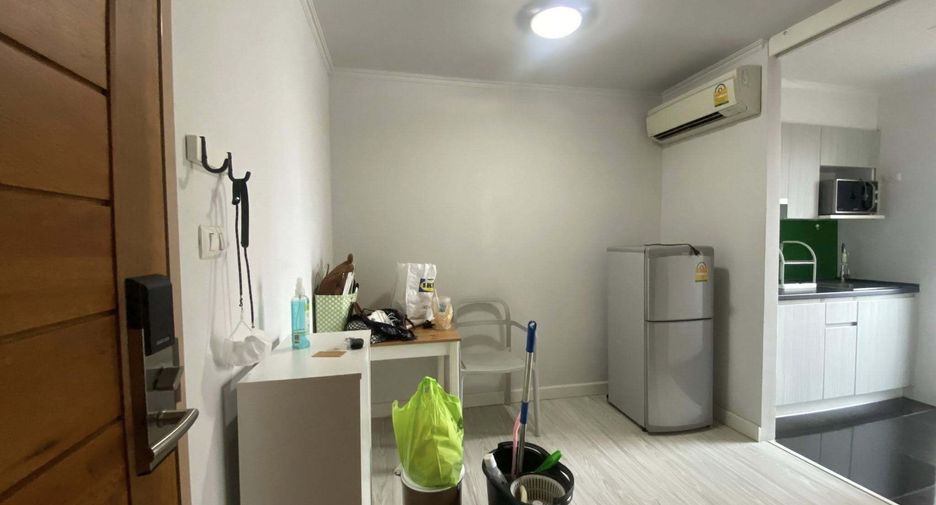 Wohnung zur Miete mit 1 Zimmer in Huai Khwang, Bangkok