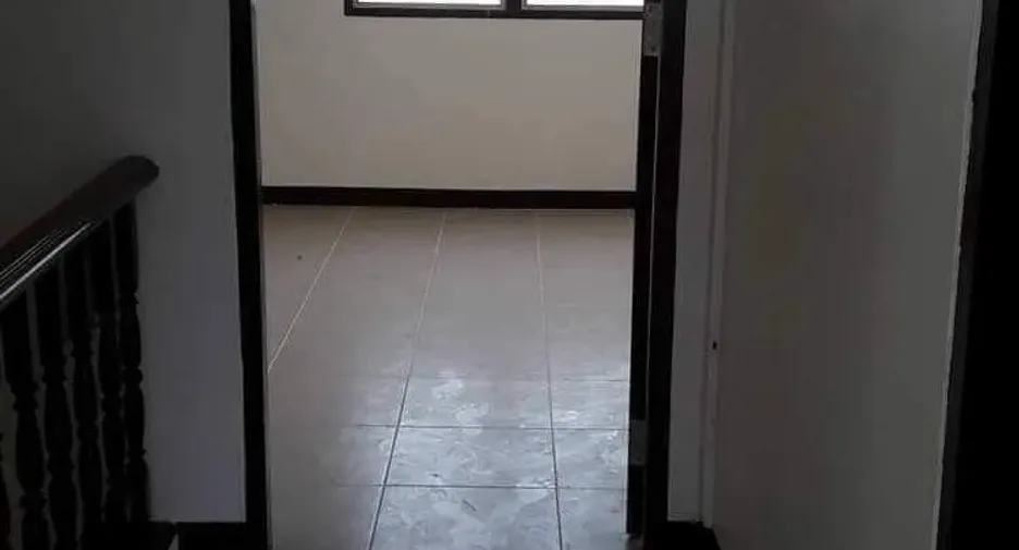 For rent 2 bedrooms townhouse in Lat Krabang, Bangkok