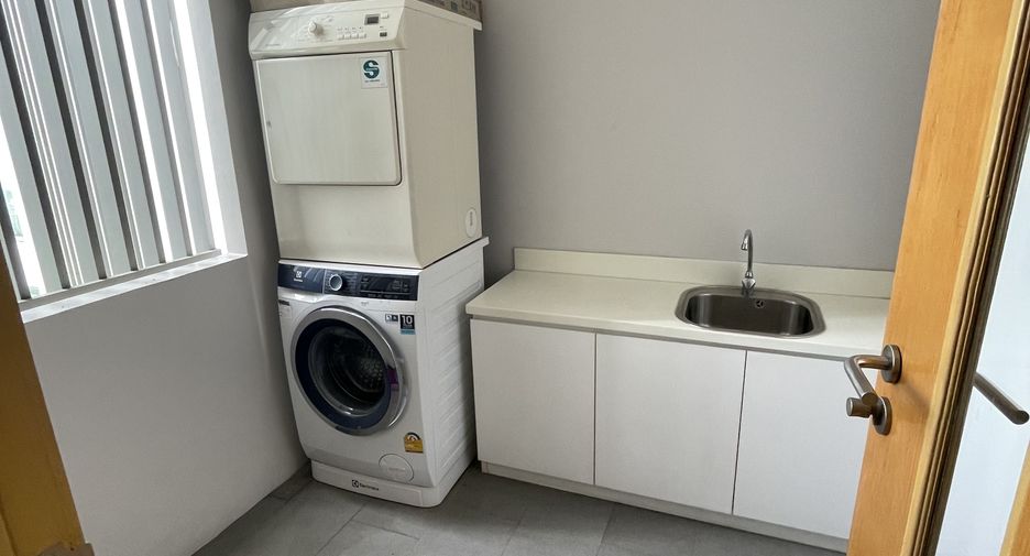 For sale and for rent 2 bedrooms condo in Khlong Toei, Bangkok