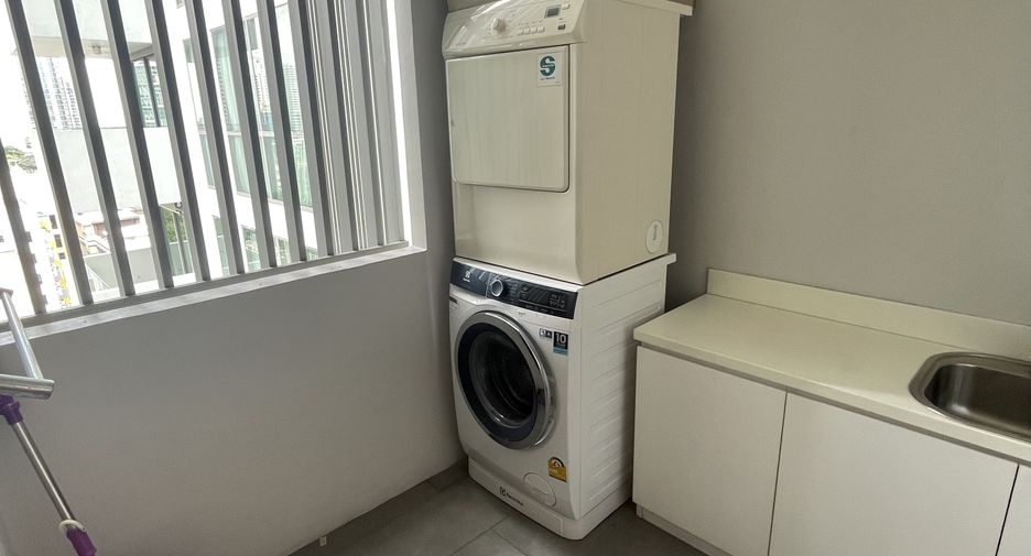 For sale and for rent 2 bedrooms condo in Khlong Toei, Bangkok