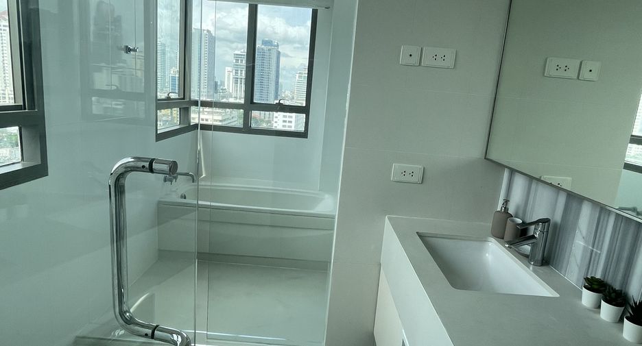 For sale and for rent 2 bedrooms condo in Khlong Toei, Bangkok