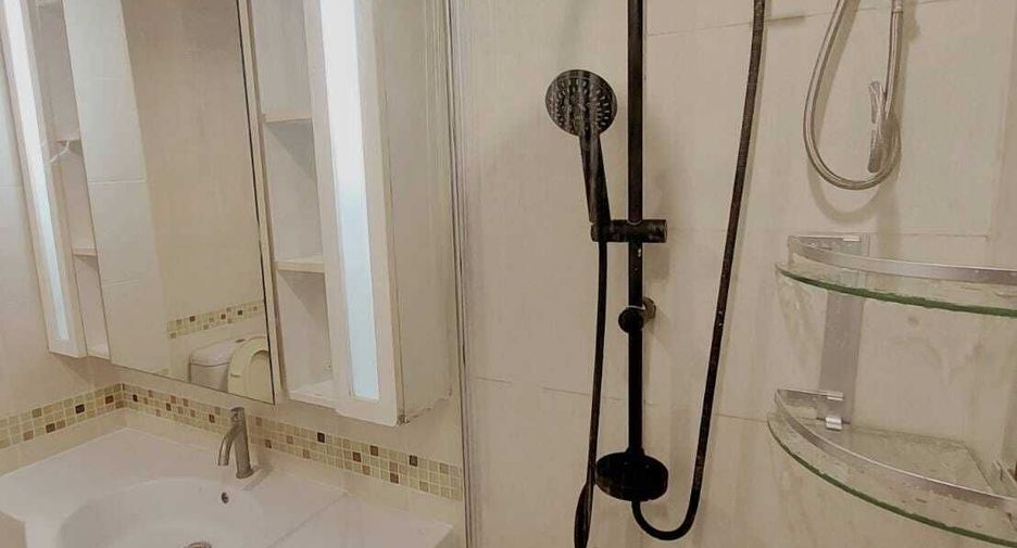 Condo en alquiler de 1 habitaciones en Thon Buri, Bangkok