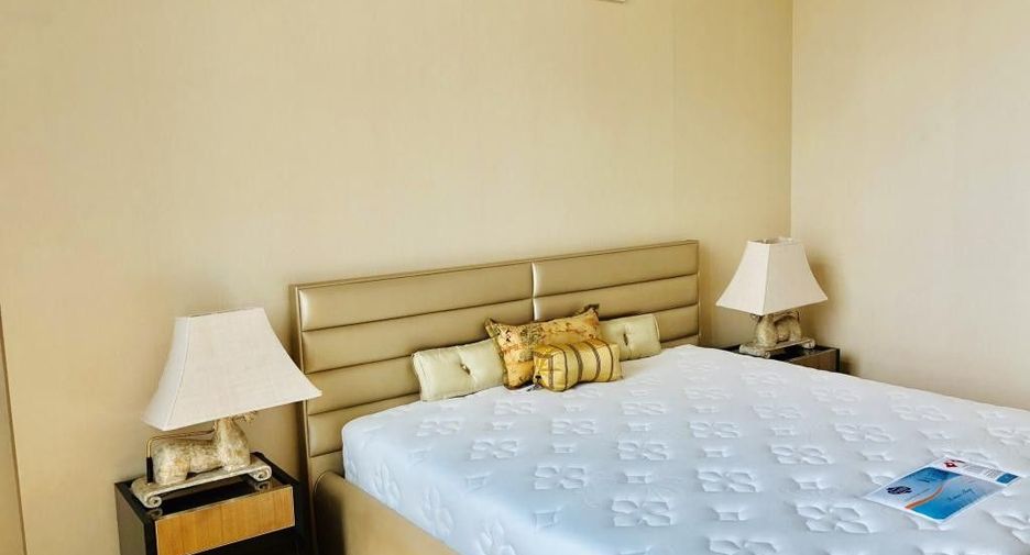For sale and for rent 3 bedrooms condo in Sathon, Bangkok