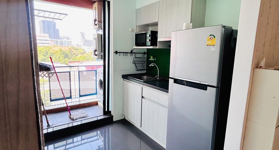 For rent 1 bed condo in Huai Khwang, Bangkok