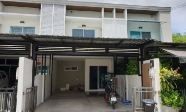 Reihenhaus zur Miete mit 3 Zimmer in Khan Na Yao, Bangkok