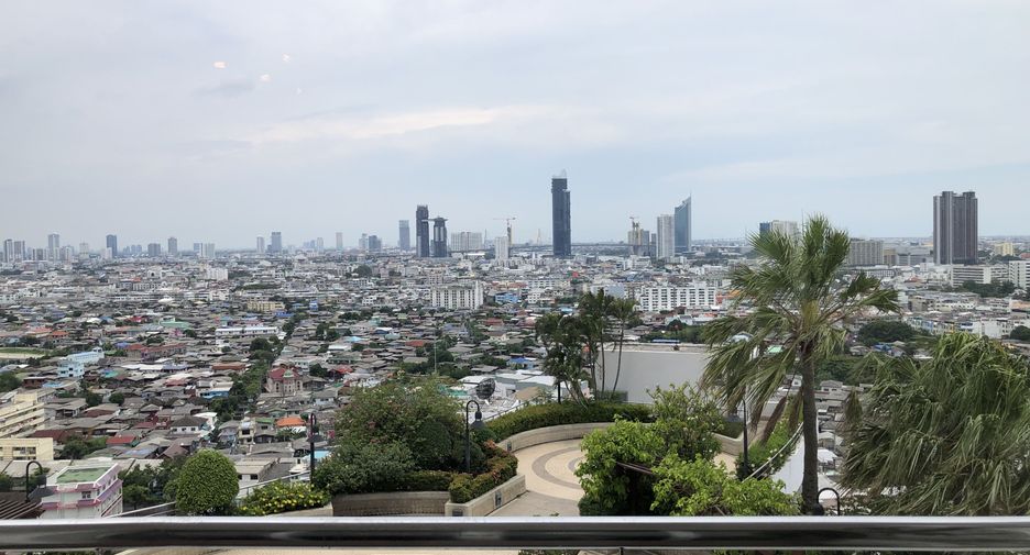 For sale 3 bedrooms condo in Bang Kho Laem, Bangkok