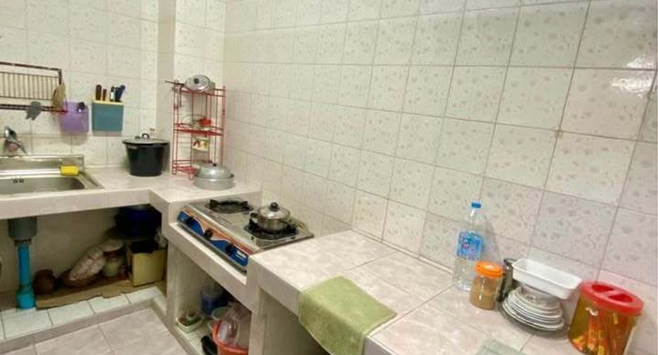 For sale 3 bedrooms retail Space in Thon Buri, Bangkok