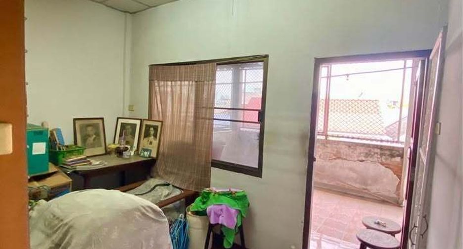 For sale 3 bedrooms retail Space in Thon Buri, Bangkok