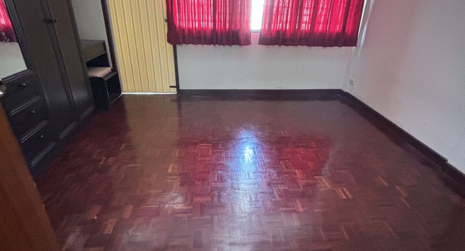 For rent 2 bedrooms townhouse in Mueang Samut Prakan, Samut Prakan