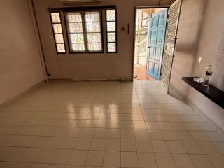 For rent 2 bedrooms townhouse in Mueang Samut Prakan, Samut Prakan