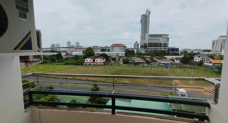 For rent 1 bed condo in Thon Buri, Bangkok