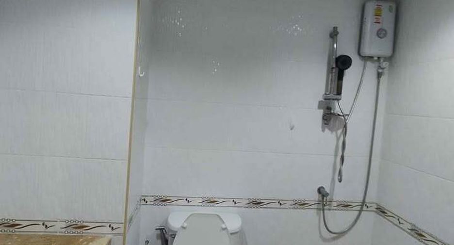 For rent studio condo in Yan Nawa, Bangkok