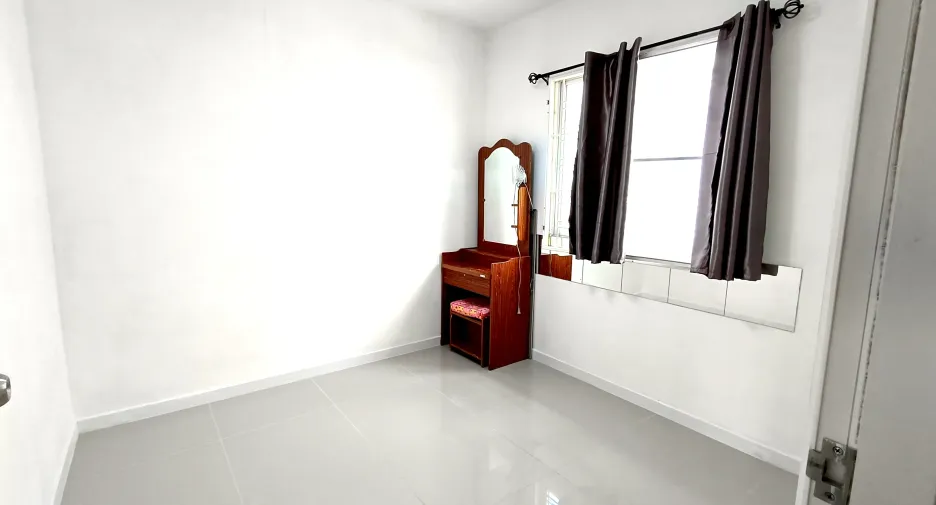 For rent 3 bedrooms townhouse in Mueang Samut Prakan, Samut Prakan