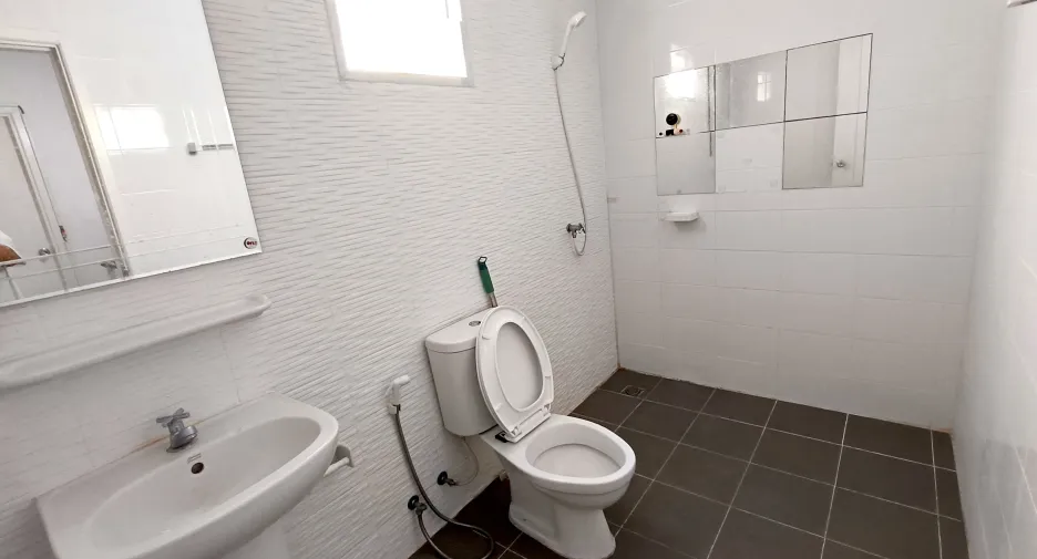 For rent 3 bedrooms townhouse in Mueang Samut Prakan, Samut Prakan