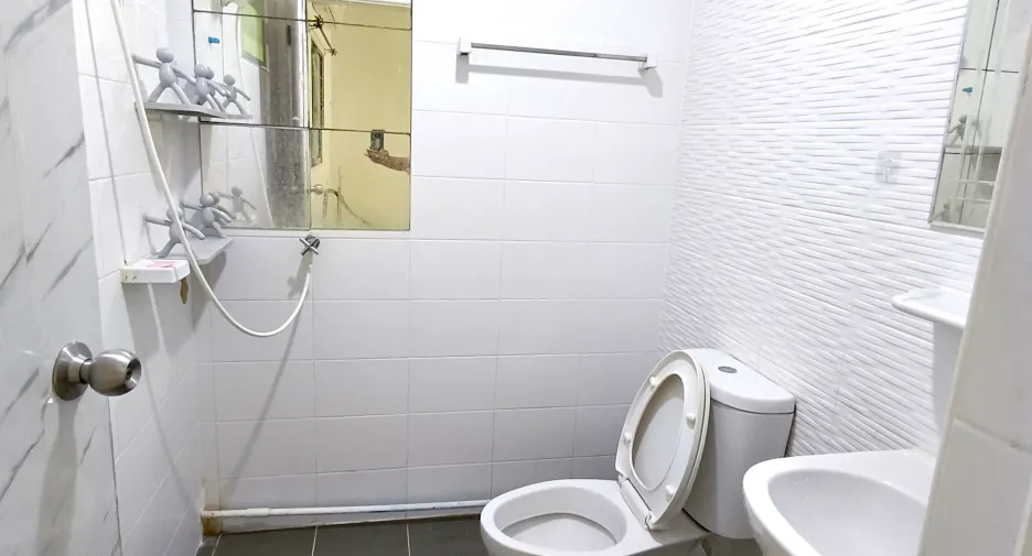 For rent 3 bedrooms townhouse in Mueang Samut Prakan, Samut Prakan