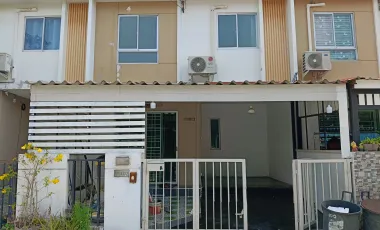 For rent 3 bedrooms townhouse in Mueang Samut Prakan, Samut Prakan