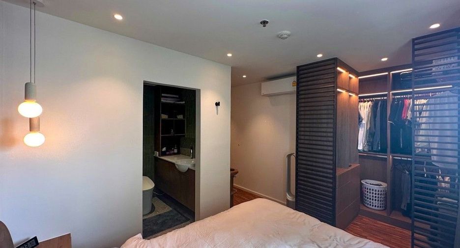 For sale 2 bedrooms condo in Yan Nawa, Bangkok