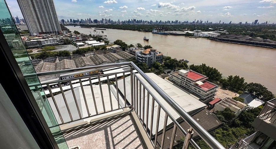 For sale 2 bedrooms condo in Yan Nawa, Bangkok