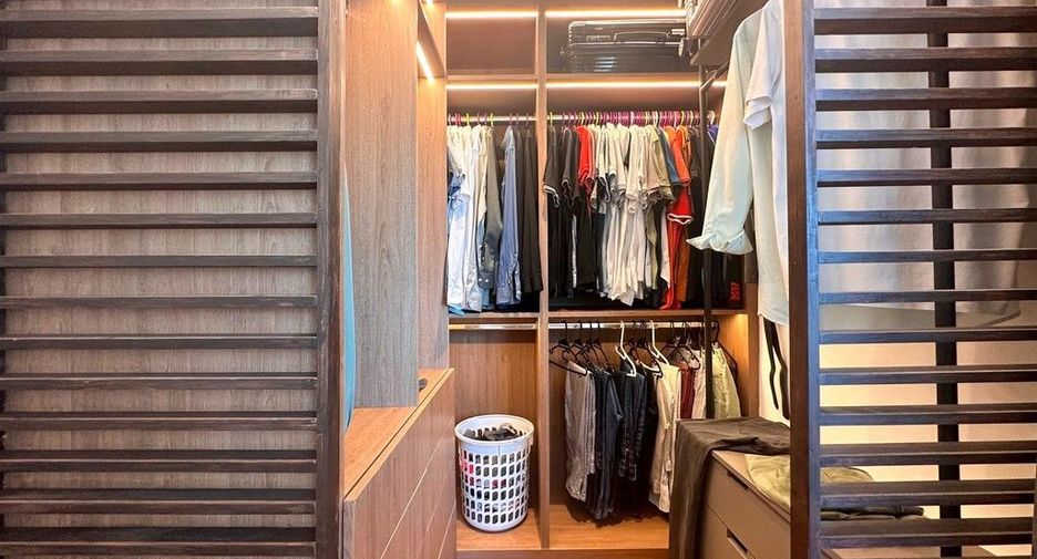 For sale 2 bedrooms condo in Yan Nawa, Bangkok