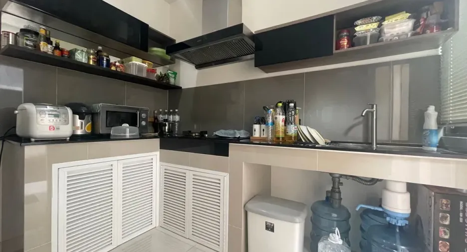 For sale 3 bedrooms condo in Saphan Sung, Bangkok