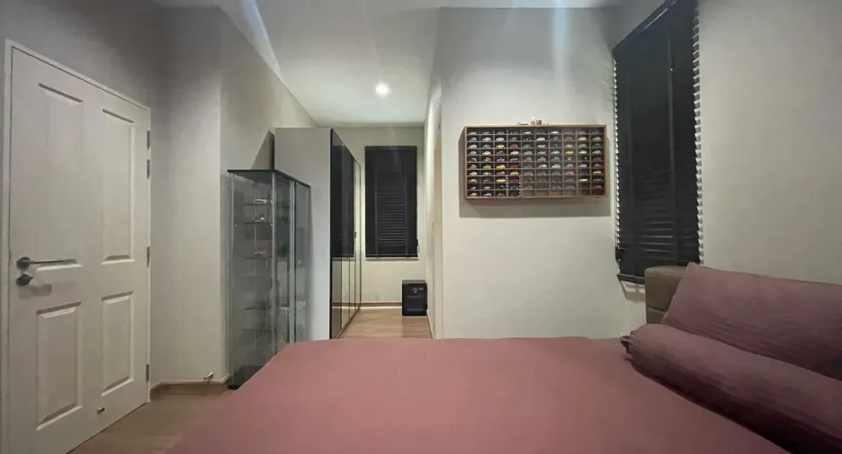 For sale 3 bedrooms condo in Saphan Sung, Bangkok