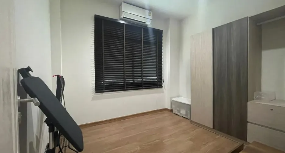 For sale 3 bedrooms condo in Saphan Sung, Bangkok