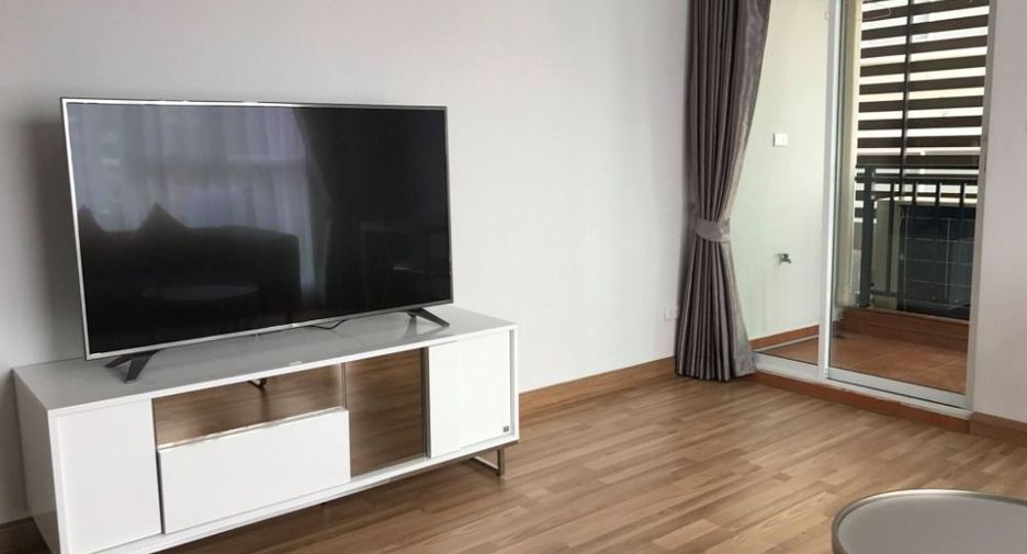 For rent studio condo in Phra Khanong, Bangkok