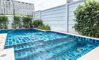 For sale 1 bed condo in Mueang Samut Prakan, Samut Prakan