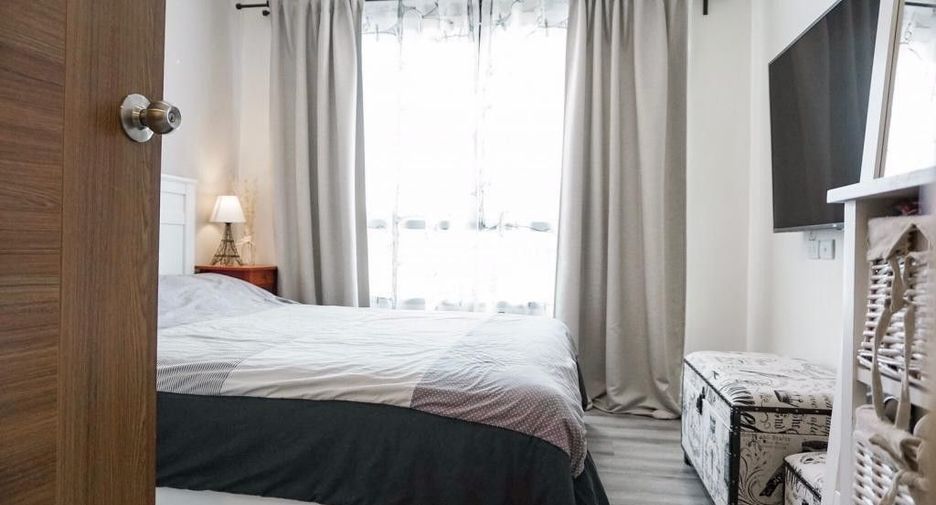 For sale 1 bed condo in Mueang Samut Prakan, Samut Prakan