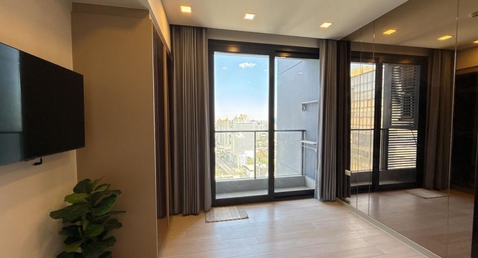 For sale スタジオ condo in Huai Khwang, Bangkok