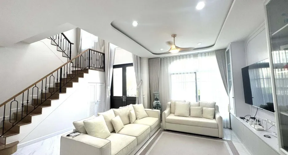 For sale 5 bedrooms house in Bang Phli, Samut Prakan