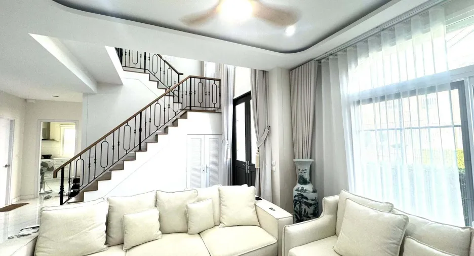 For sale 5 bedrooms house in Bang Phli, Samut Prakan