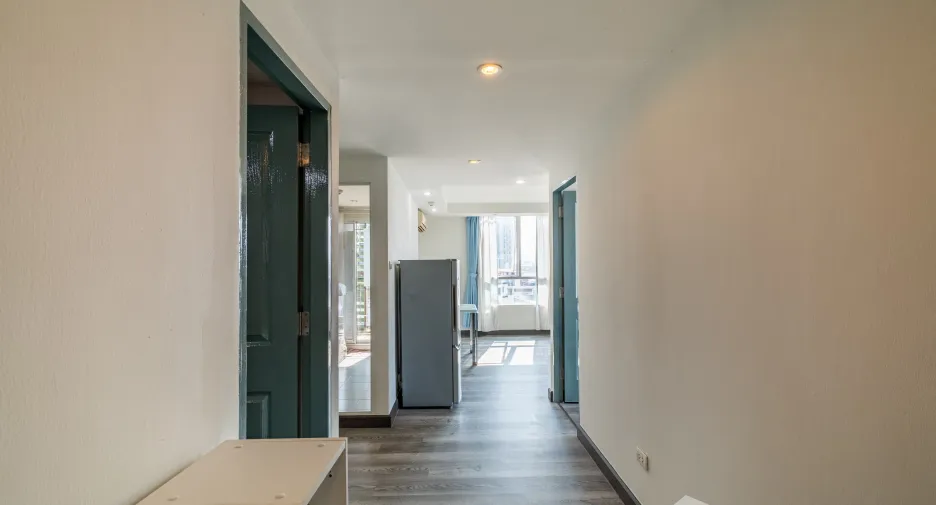 For sale 1 bed condo in Khlong Toei, Bangkok