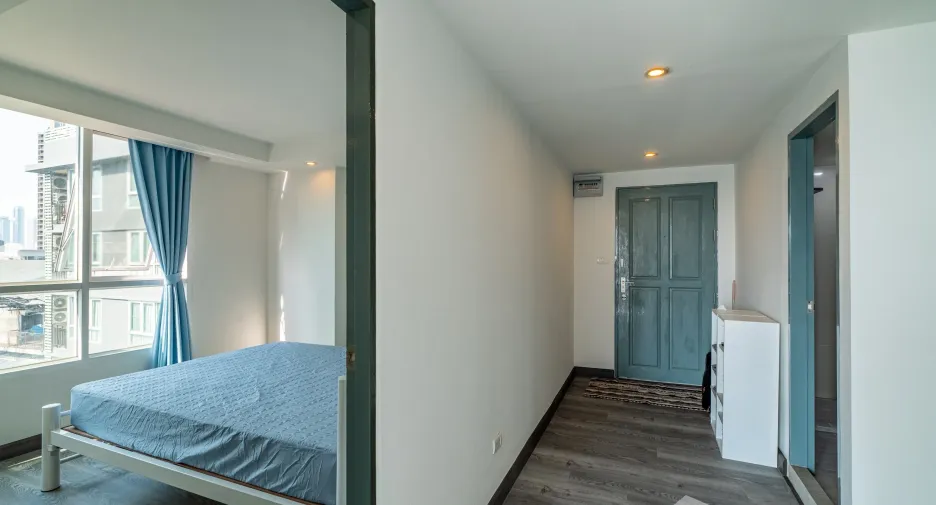For sale 1 bed condo in Khlong Toei, Bangkok