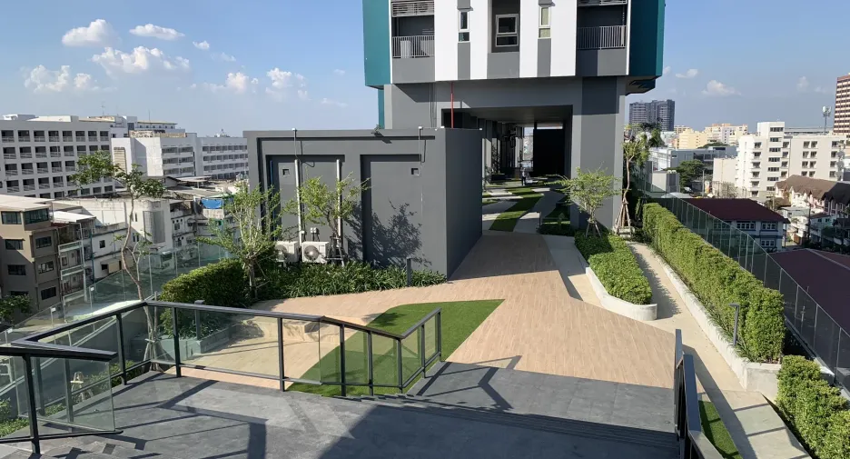 For sale 2 bedrooms condo in Bang Kapi, Bangkok