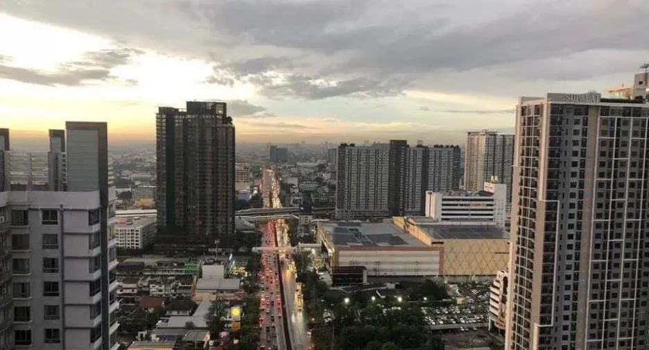 Condo en alquiler de 1 habitaciones en Thon Buri, Bangkok