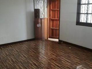 出租 2 卧室 联排别墅 在 Min Buri, 曼谷