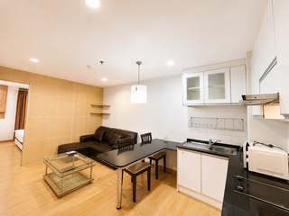 For sale 1 bed condo in Khlong Toei, Bangkok