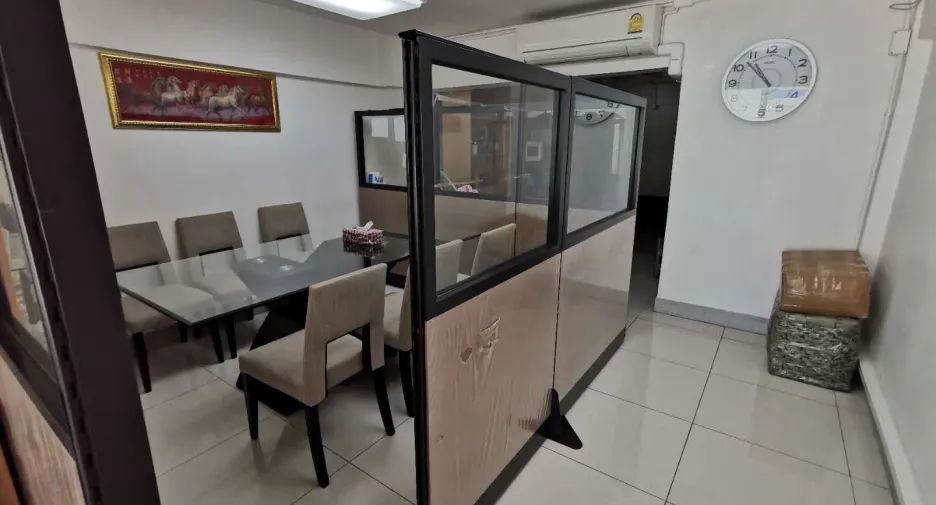 Büro zum Kauf und zur Miete in Watthana, Bangkok