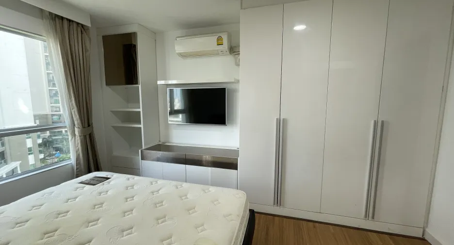 For sale そして for rent 3 ベッドルーム condo in Huai Khwang, Bangkok