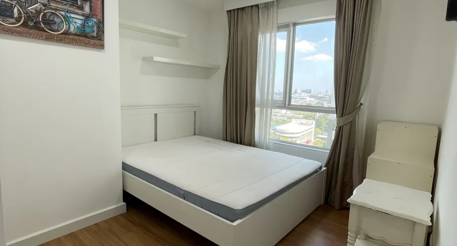 For sale そして for rent 3 ベッドルーム condo in Huai Khwang, Bangkok