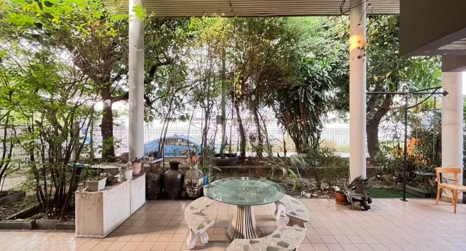 For sale 4 bedrooms house in Suan Luang, Bangkok
