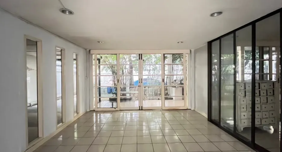 For sale 4 bedrooms house in Suan Luang, Bangkok