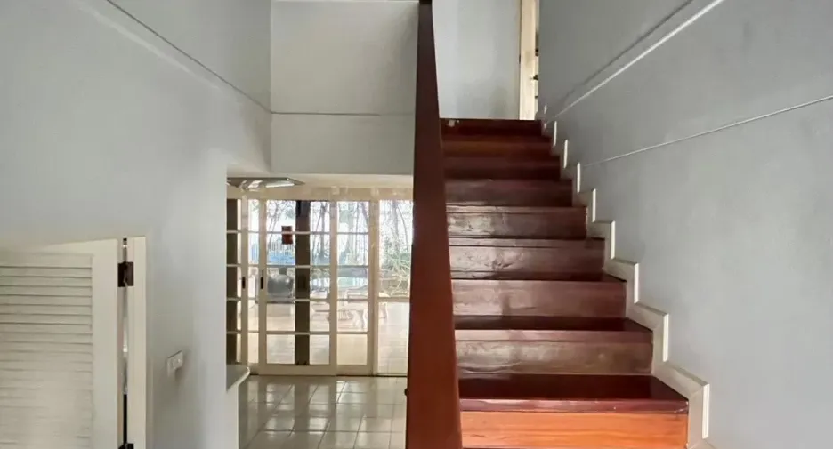 For sale 4 bedrooms house in Suan Luang, Bangkok