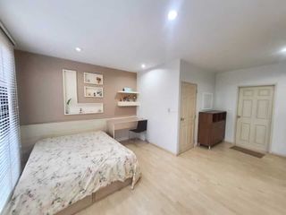 Casa adosada en venta de 3 habitaciones en Suan Luang, Bangkok