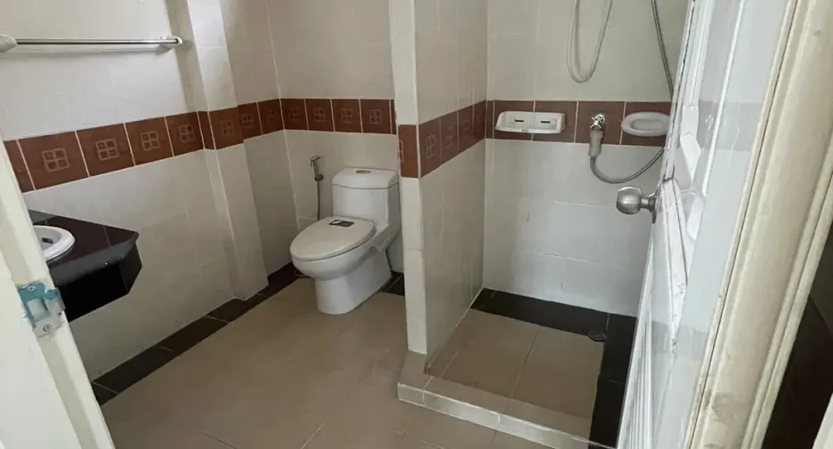 For sale and for rent 3 bedrooms house in Khlong Sam Wa, Bangkok