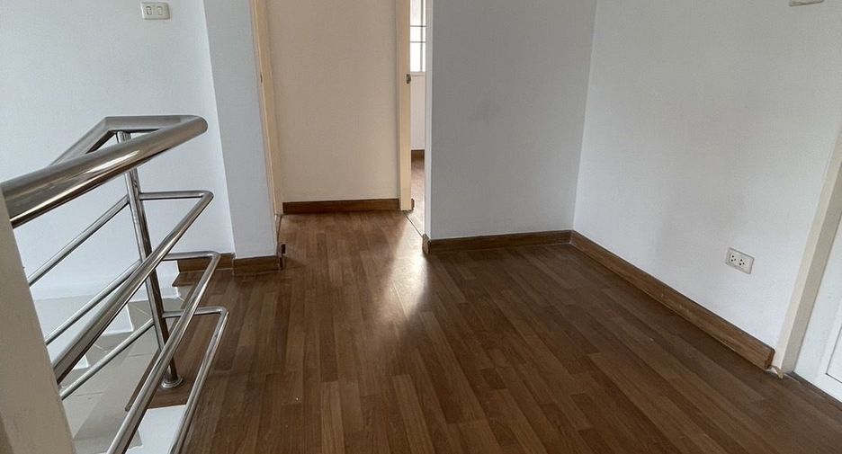 For sale and for rent 3 bedrooms house in Khlong Sam Wa, Bangkok