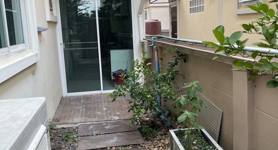 For sale and for rent 3 bedrooms house in Khlong Sam Wa, Bangkok