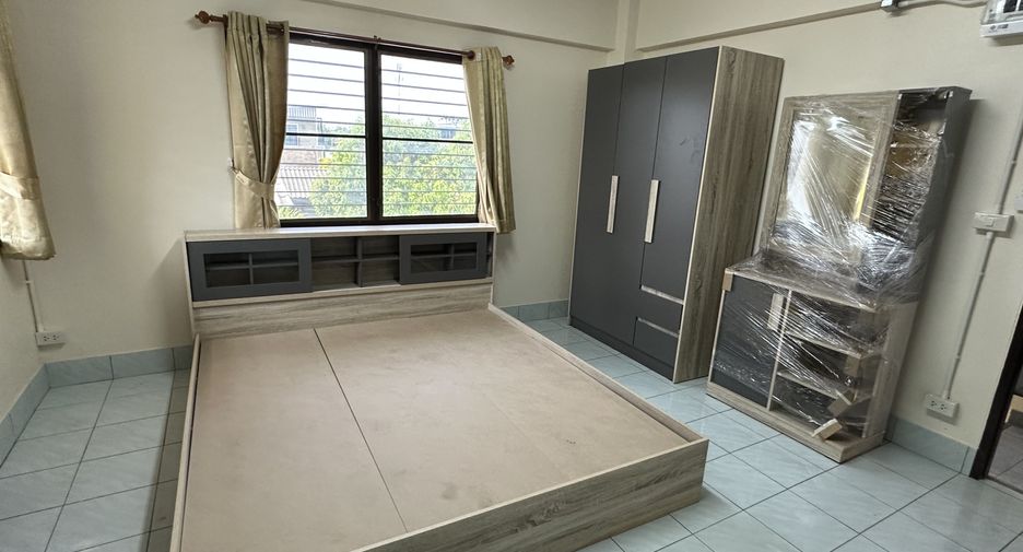 For rent 1 bed apartment in Bangkok Noi, Bangkok