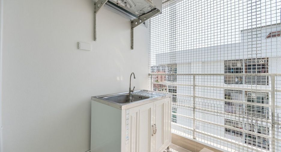 For sale 1 bed condo in Lat Phrao, Bangkok